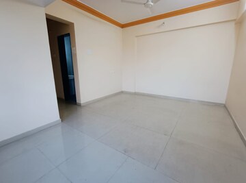 Room in 2 BHK Apartment at Seawoods – for Rent