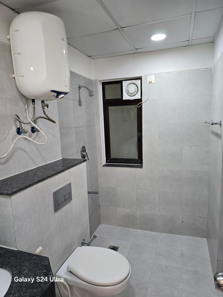 Bathroom, dlh-legacy 3.5 Bedroom 1780 Sq.Ft. Apartment In Juhu Mumbai 8243455