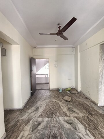 Bedroom in 2 BHK Apartment at Seawoods – for Rent