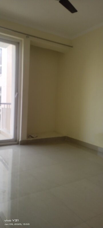Room in 2 BHK Apartment at Gaur City 2 - 11th Avenue, Sector 16c Greater Noida – for Sale