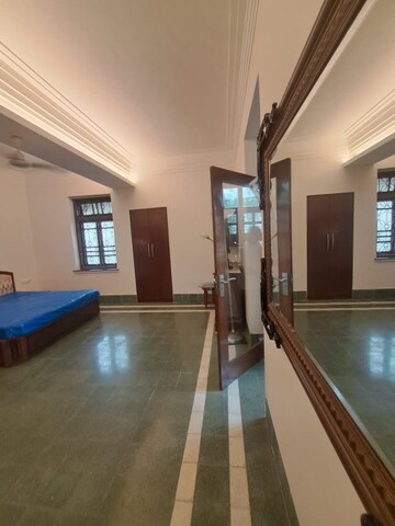 Bedroom in 1 BHK Apartment at Tardeo – for Rent
