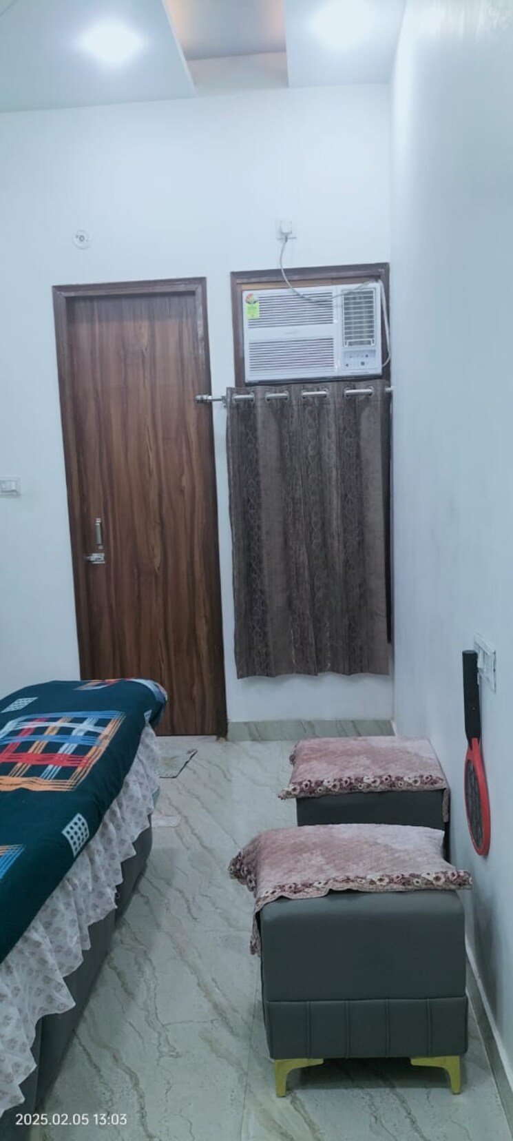 Bedroom, madhavpuram 3 Bedroom 122 Sq.Yd. Builder Floor In Madhavpuram Meerut 8243573