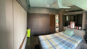 Bedroom in 3 BHK Apartment at Vile Parle East – for Rent