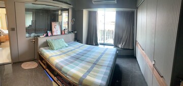 Bedroom in 3 BHK Apartment at Vile Parle East – for Rent