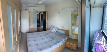 Bedroom in 3 BHK Apartment at Vile Parle East – for Rent