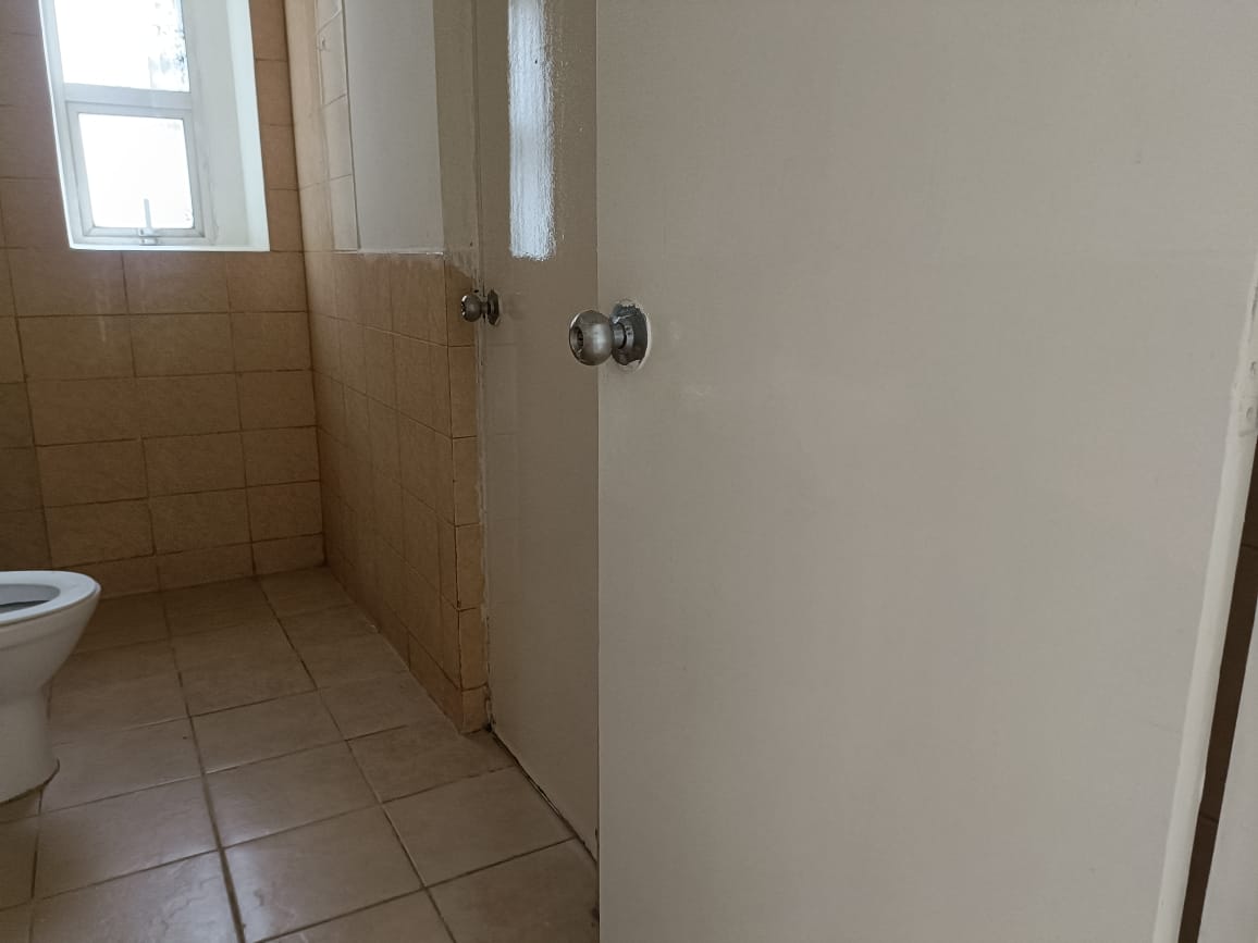 3 BHK + Servant Room Apartment For Sale in Amrapali Leisure Park