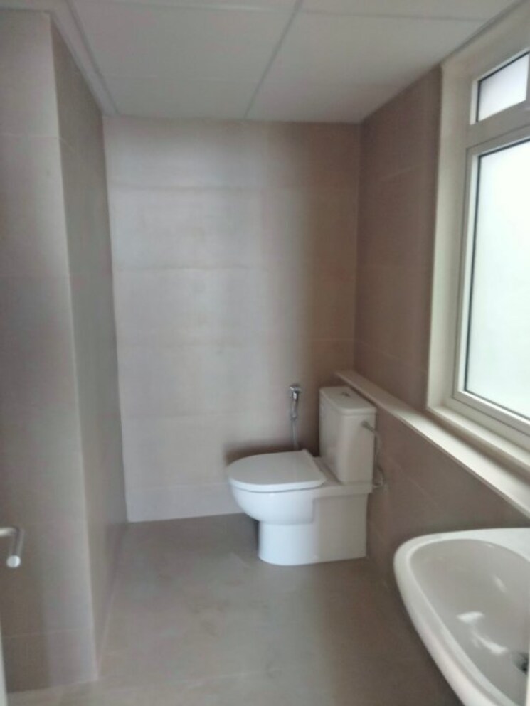 Bathroom, tata-serein 2 Bedroom 688 Sq.Ft. Apartment In Pokhran Road No Two Thane 8243342