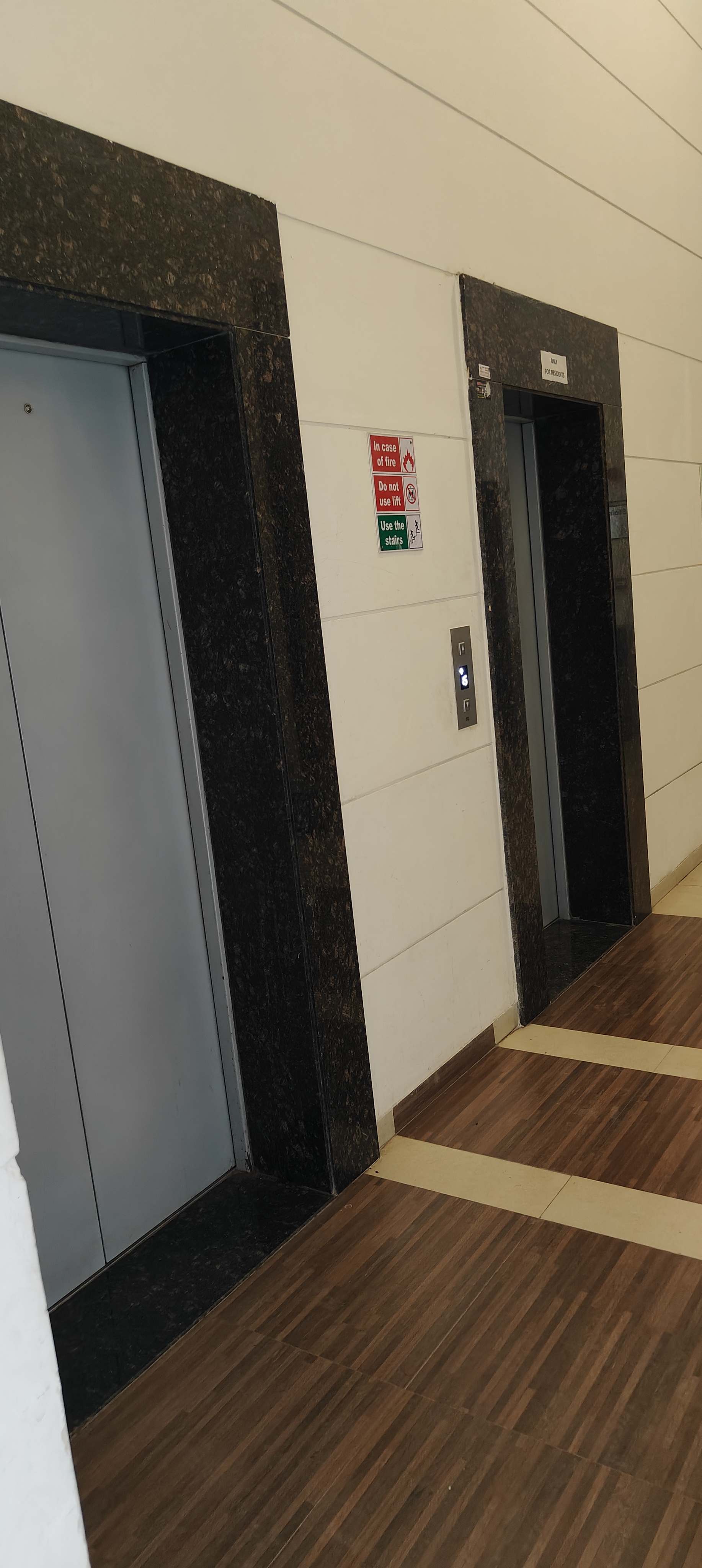 2 BHK Apartment For Sale in Gera Adara