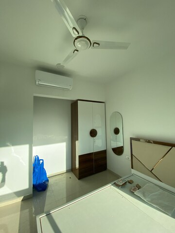 2 BHK Apartment For Rent in Kalpataru Parkcity, Kolshet Industrial Area