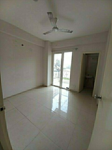 Room in 2 BHK Apartment at Signature The Millennia 2, Sector 37d – for Rent