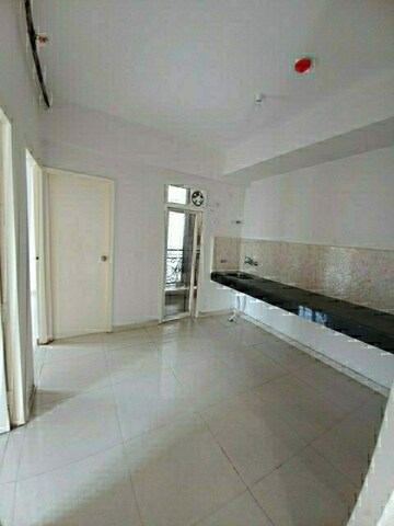 Room in 2 BHK Apartment at Signature The Millennia 2, Sector 37d – for Rent
