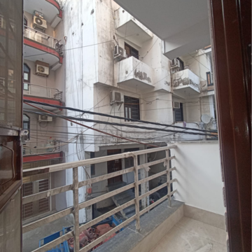 Staircase in 2 BHK Apartment at Saket – for Rent