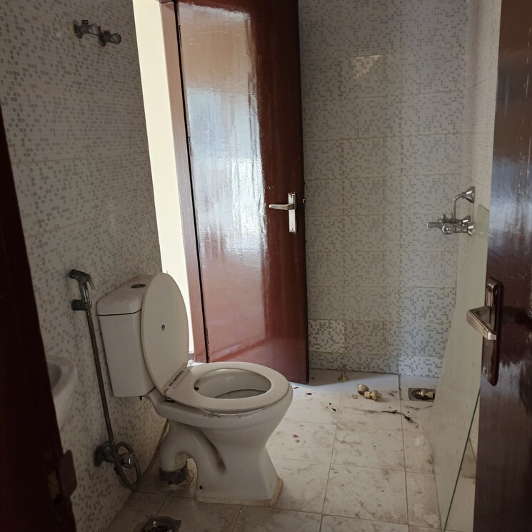 Bathroom, bptp-park-elite-floors-sector-88 3 Bedroom 250 Sq.Yd. Builder Floor In Sector 88 Faridabad 8243717