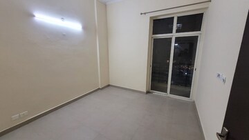 Room in 3 BHK Apartment at Assotech Windsor Court, Sector 78 – for Sale