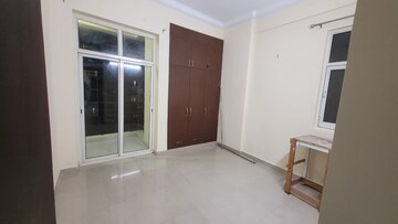 Room in 3 BHK Apartment at Assotech Windsor Court, Sector 78 – for Sale
