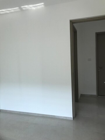 Room in 2 BHK Apartment at Sheth Vasant Oasis, Andheri East – for Rent