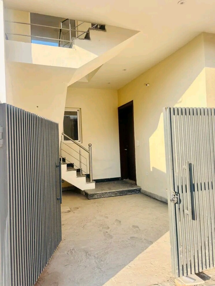  Parking, sector 123 3 Bedroom 100 Sq.Yd. Independent House In Sector 123 Mohali 8243721