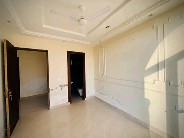 Room in 3 BHK Independent House at Sector 123 – for Sale