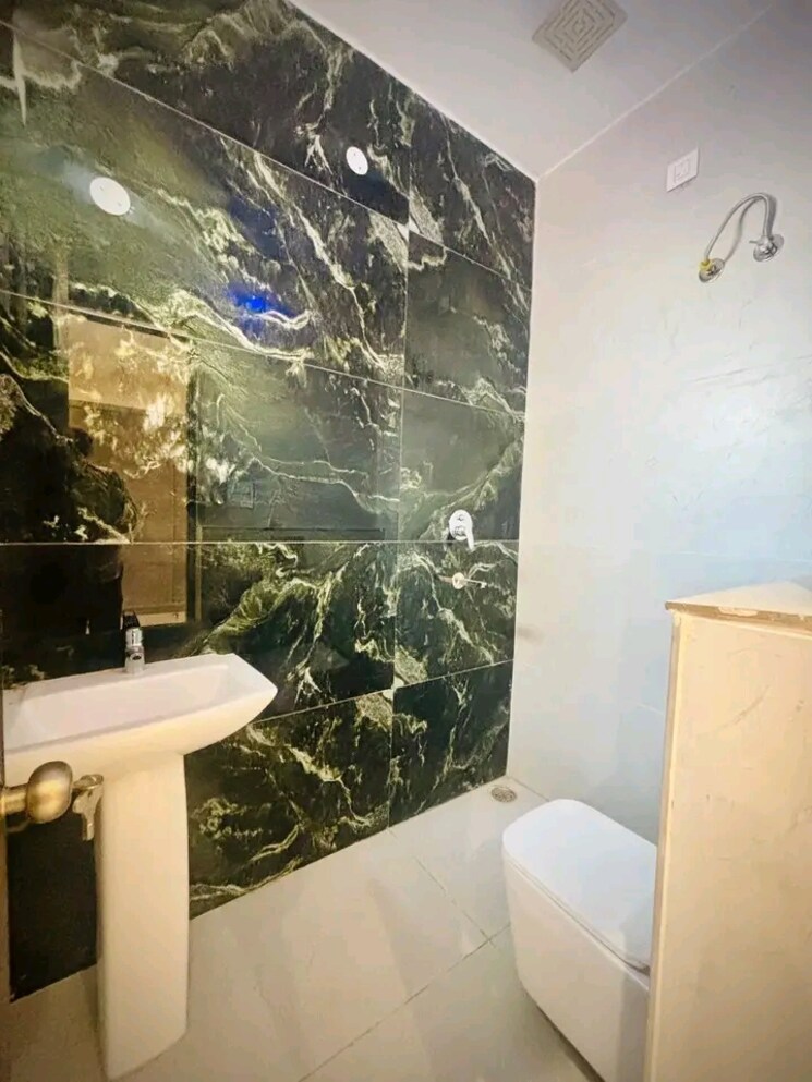 Bathroom, sector 123 3 Bedroom 100 Sq.Yd. Independent House In Sector 123 Mohali 8243721