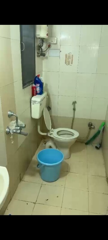 Master Bedroom in 2 BHK Apartment at Raj Paradise B Wing CHS Ltd, Andheri East – for Rent