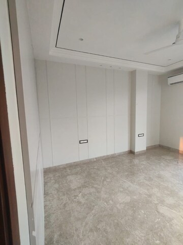 Room in 3 BHK Builder Floor at Sector 26a – for Sale