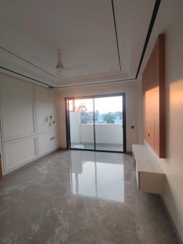 Room in 3 BHK Builder Floor at Sector 26a – for Sale