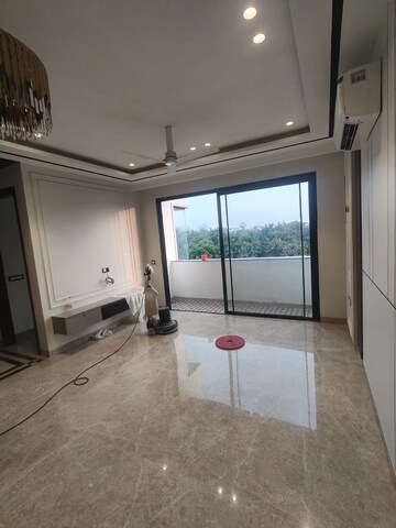 Room in 3 BHK Builder Floor at Sector 26a – for Sale