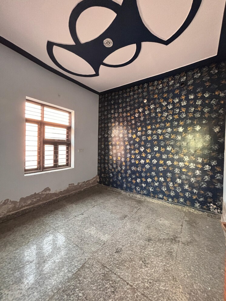 Room, sector 50 2 Bedroom 50 Sq.Yd. Independent House In Sector 50 Faridabad 8243785