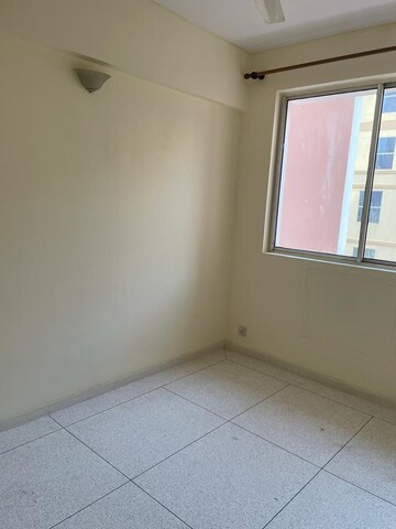 Room in 2 BHK Apartment at DLF The Princeton Estate, Dlf Phase V – for Rent
