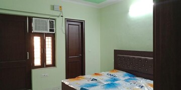 Bedroom in 2 BHK Builder Floor at Sector 27 – for Rent