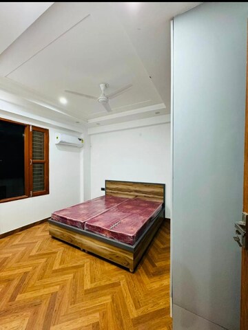 Bedroom in 3 BHK Builder Floor at Sector 27 – for Rent