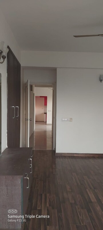 Room in 3 BHK Apartment at CHD Avenue 71, Sector 71 – for Rent