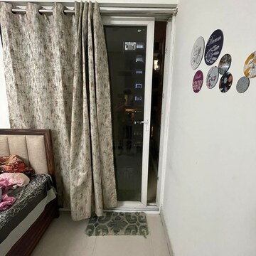 Furnished Amenities in 3 BHK Apartment at Mahagun Mirabella, Sector 79 – for Rent