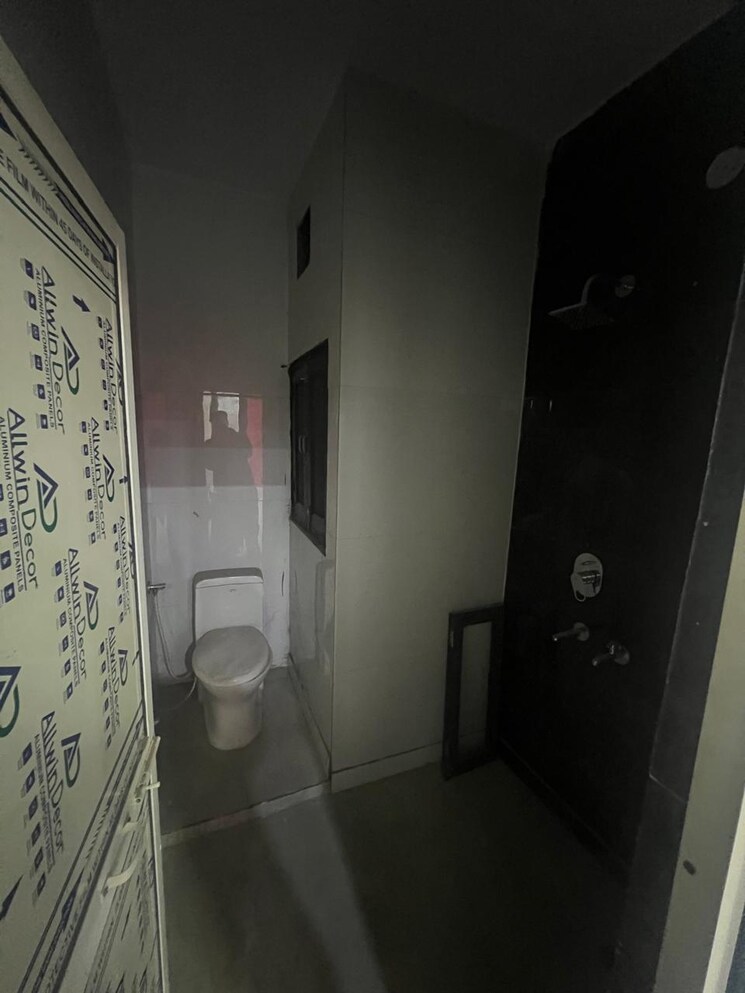 Bathroom, burari 2 Bedroom 70 Sq.Yd. Builder Floor In Burari Delhi 8243982