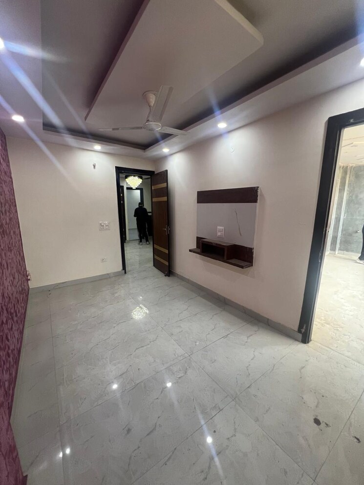 Room, burari 2 Bedroom 70 Sq.Yd. Builder Floor In Burari Delhi 8243982