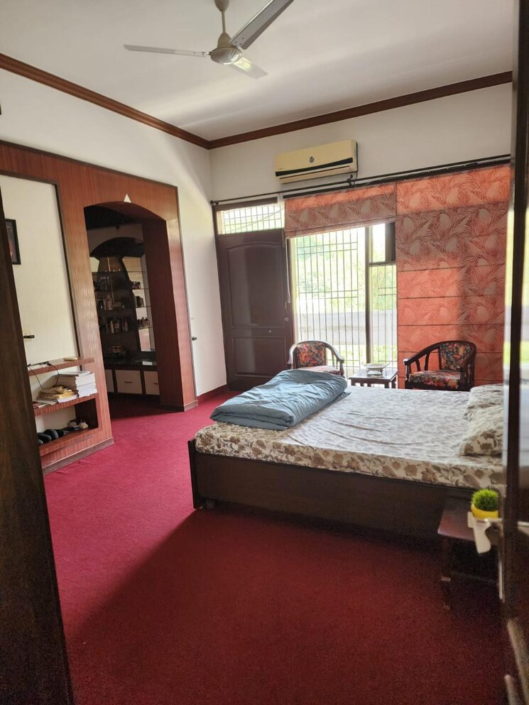 Bedroom, greater mohali 5 Bedroom 500 Sq.Yd. Independent House In Greater Mohali Mohali 8243972
