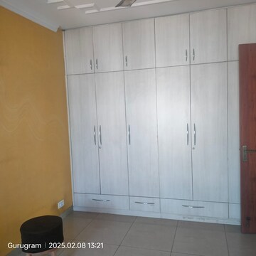 Room in 2 BHK Apartment at Ansal Sushant Estate, Sector 52 – for Rent