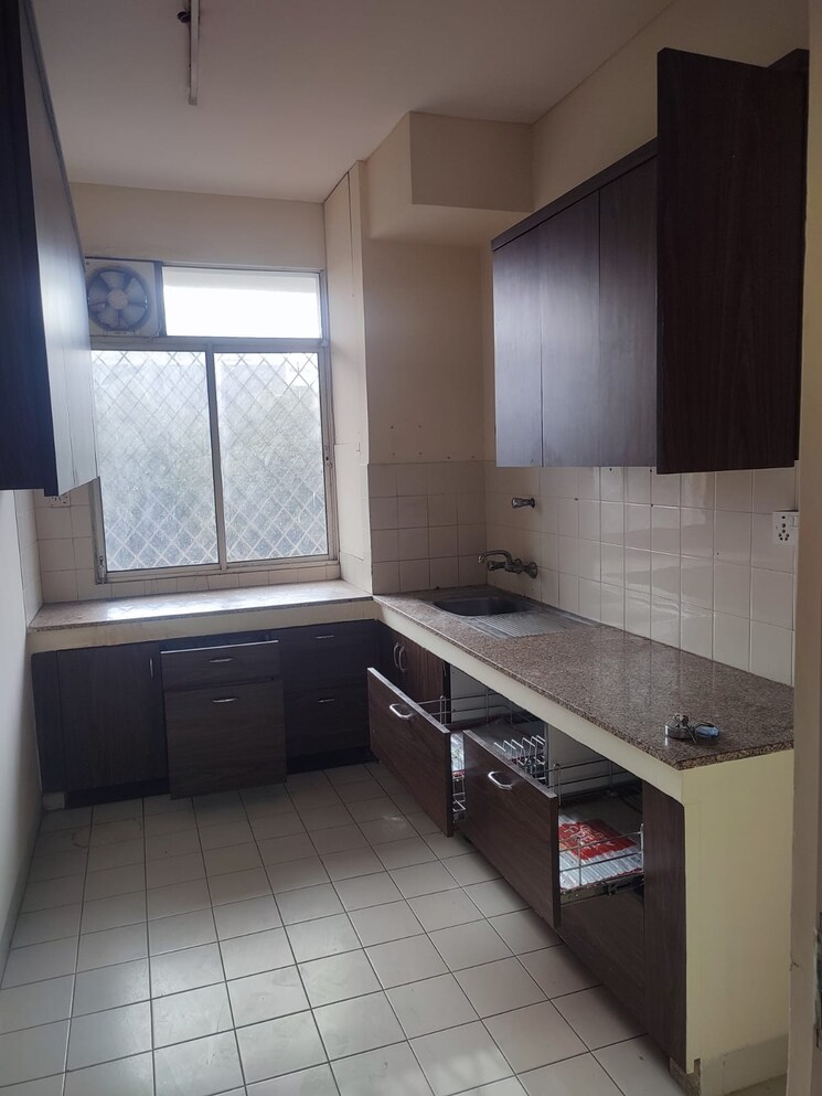 Kitchen, dlf-the-princeton-estate 3 Bedroom 1333 Sq.Ft. Apartment In Dlf Phase V Gurgaon 8244389