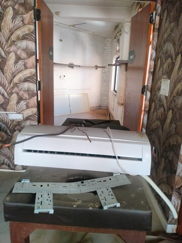 Furnished Amenities in  Shop at Patel Nagar – for Rent