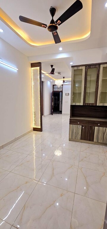 Room in 3 BHK Builder Floor at Indirapuram Shakti Khand 1 – for Sale