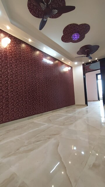 Room in 2 BHK Builder Floor at Pratap Vihar – for Sale