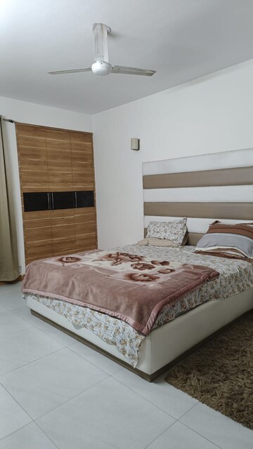 3.5 BHK Apartment For Rent in Emaar Emerald Estate, Sector 65