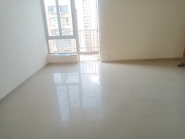 Room in 2 BHK Apartment at Pioneer Park Phase 1, Sector 61 – for Rent