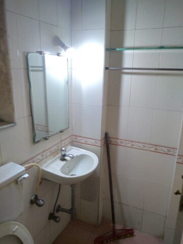 Bathroom in 1 BHK Apartment at Spring Leaf 6 CHS, Kandivali East – for Rent