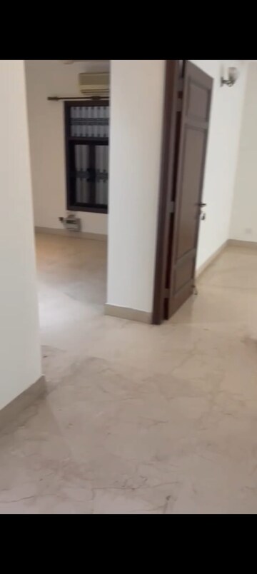 Room in 4 BHK Builder Floor at Safdarjang Enclave – for Sale