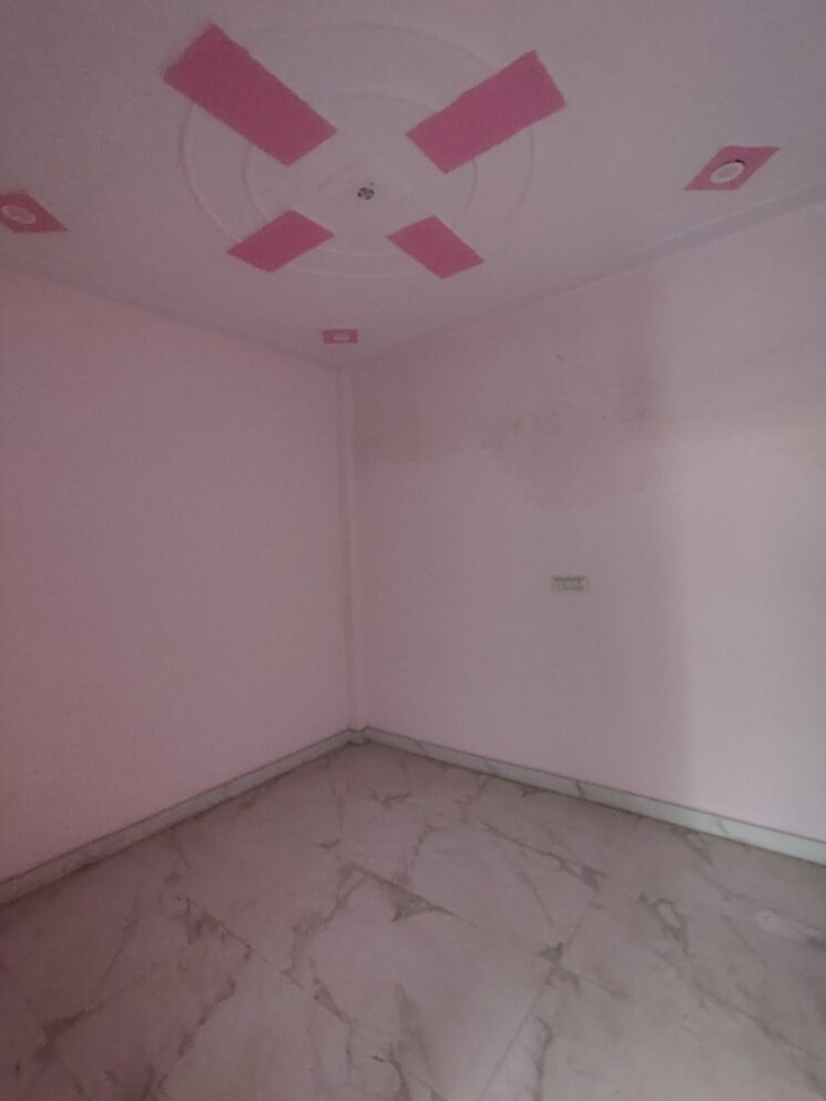 Room, sector 50 3 Bedroom 40 Sq.Yd. Independent House In Sector 50 Faridabad 8245266