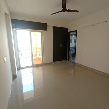 Room in 3 BHK Apartment at Amrapali Zodiac, Sector 120 – for Rent