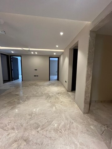 Room in 3 BHK Apartment at Bestech Park View Grand Spa, Sector 81 – for Rent