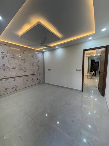 Room in 2 BHK Builder Floor at Malviya Nagar – for Rent