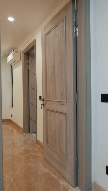 Bathroom in 4 BHK Builder Floor at Ansal Sushant Lok I, Sector 43 – for Rent